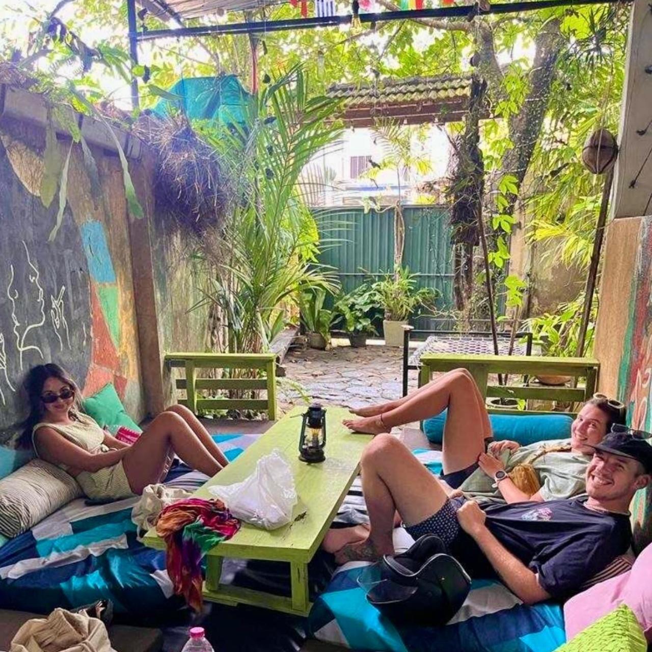 Cycling Backpacker Hostel & Cafe Unawatuna Zewnętrze zdjęcie