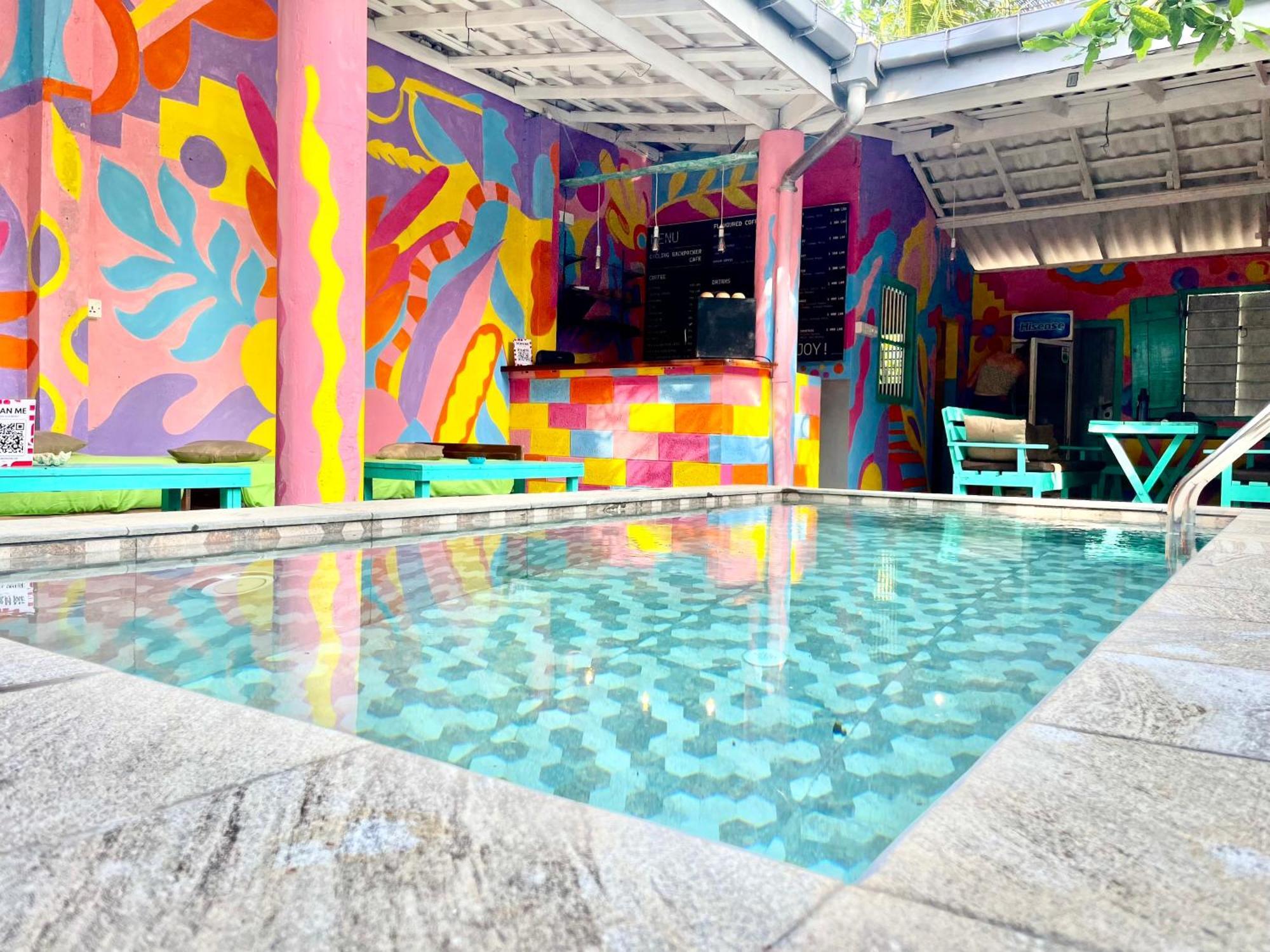 Cycling Backpacker Hostel & Cafe Unawatuna Zewnętrze zdjęcie