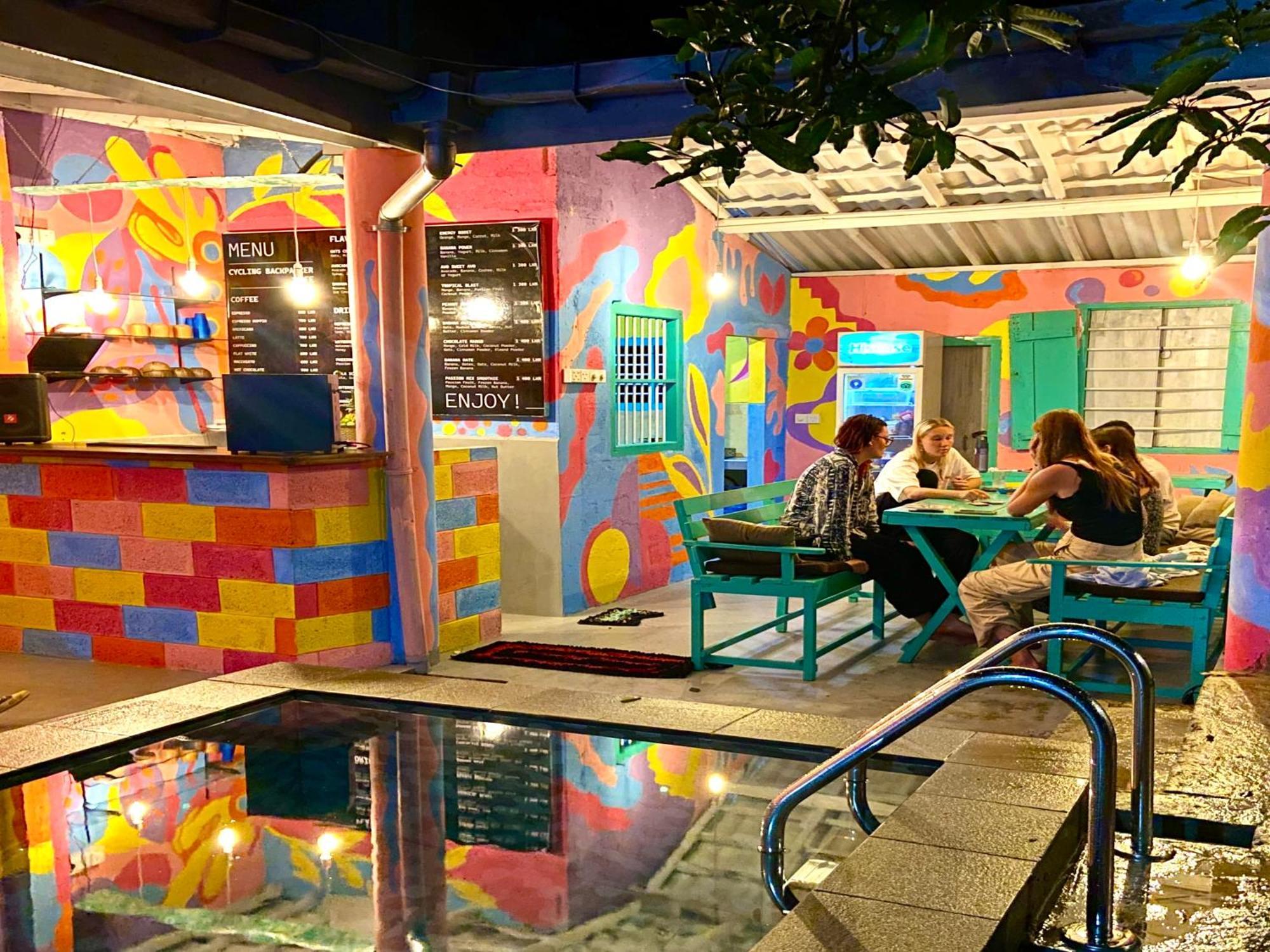 Cycling Backpacker Hostel & Cafe Unawatuna Zewnętrze zdjęcie