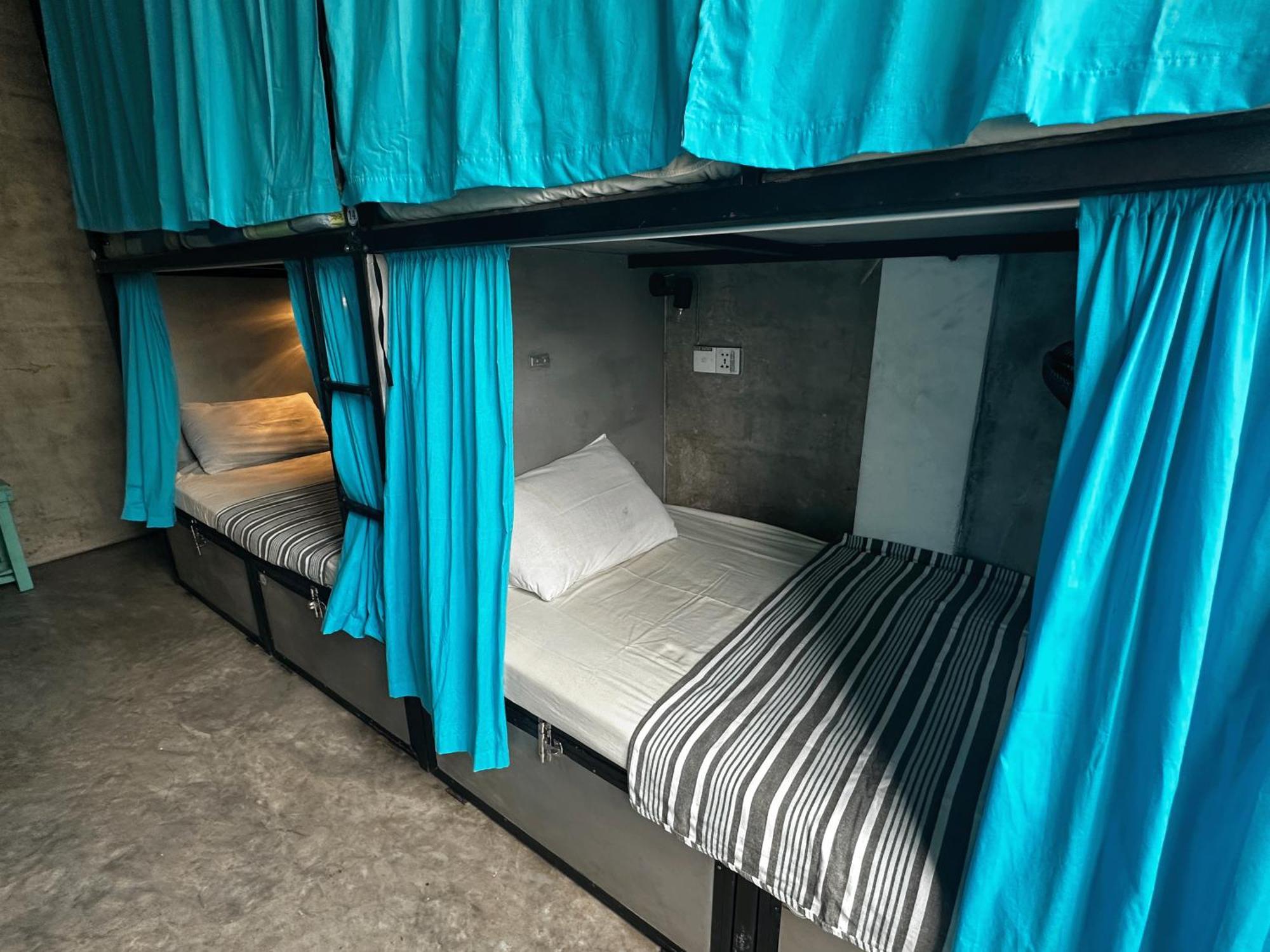 Cycling Backpacker Hostel & Cafe Unawatuna Zewnętrze zdjęcie